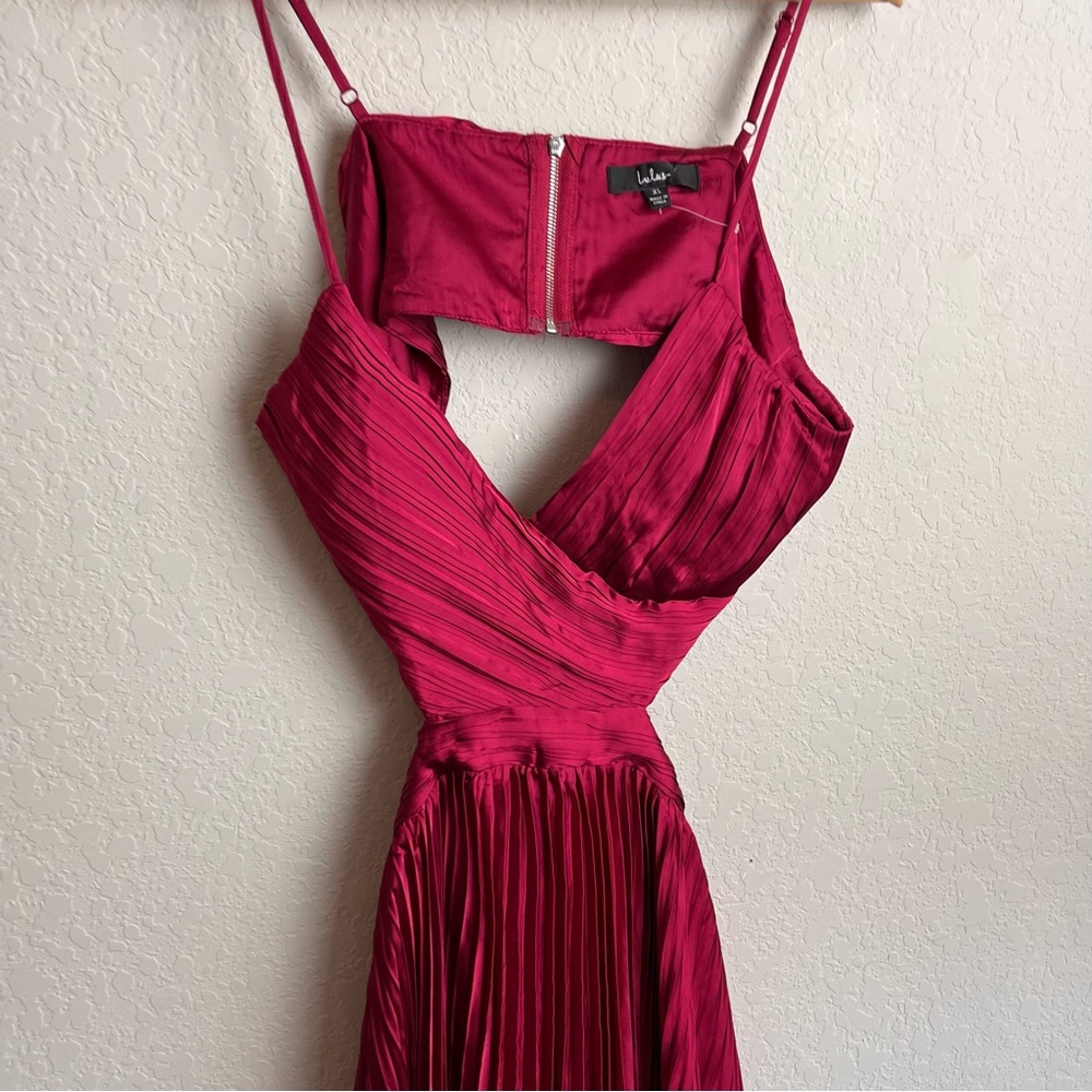 NEW Lulus Got The Glam Wine Red Maxi Dress XL Gown Satin Pleated Cutout Maxi - Picture 4 of 12